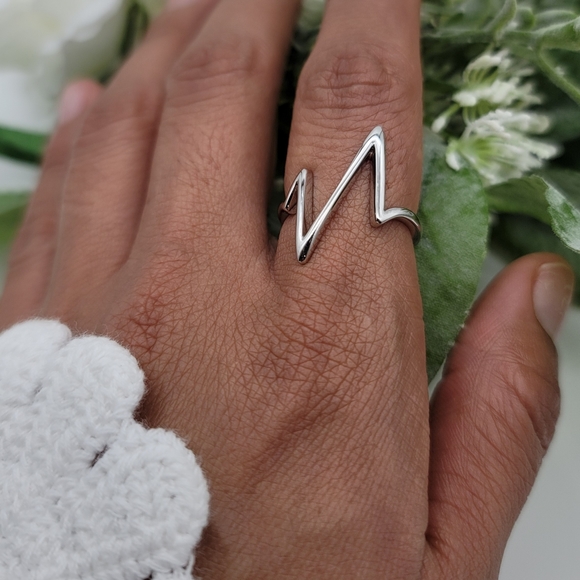 ❤️ HEARTBEAT RING - Picture 4 of 9